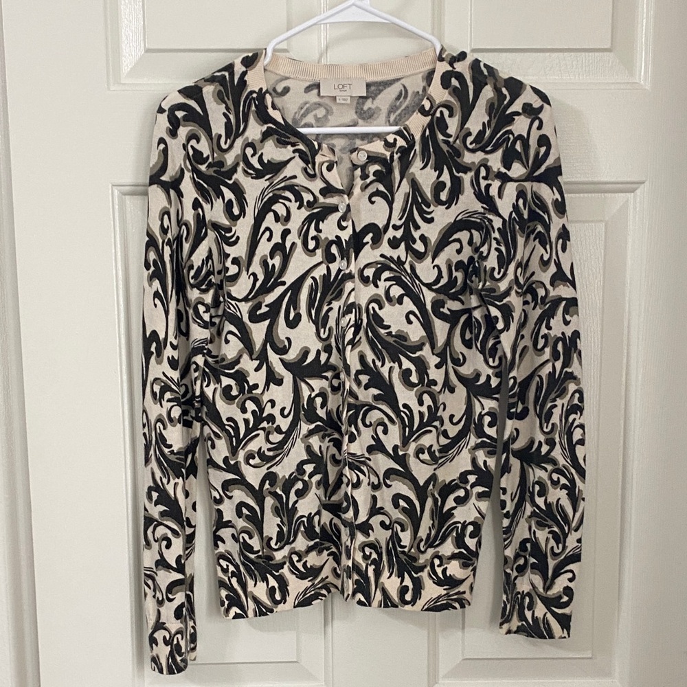Loft rib trim long sleeve button up cardi tan, grey/brown, white all over print